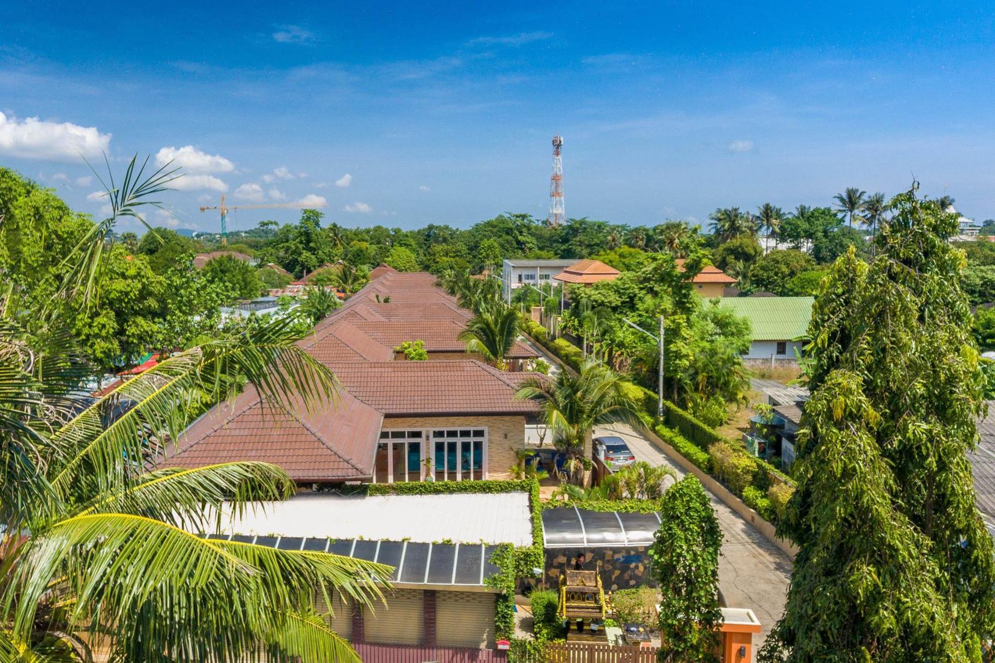 Rawai Private Villas - Pools And Garden Exterior photo